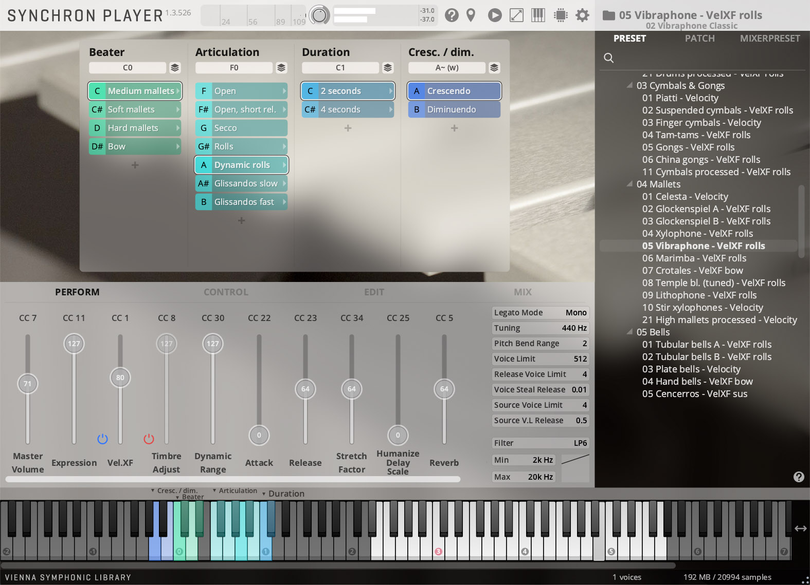 User interface of Synchron Player 1.3.526 showing settings and options for a vibraphone instrument, including beater type, articulation, duration, crescendo/diminuendo, performance controls, and mix parameters.